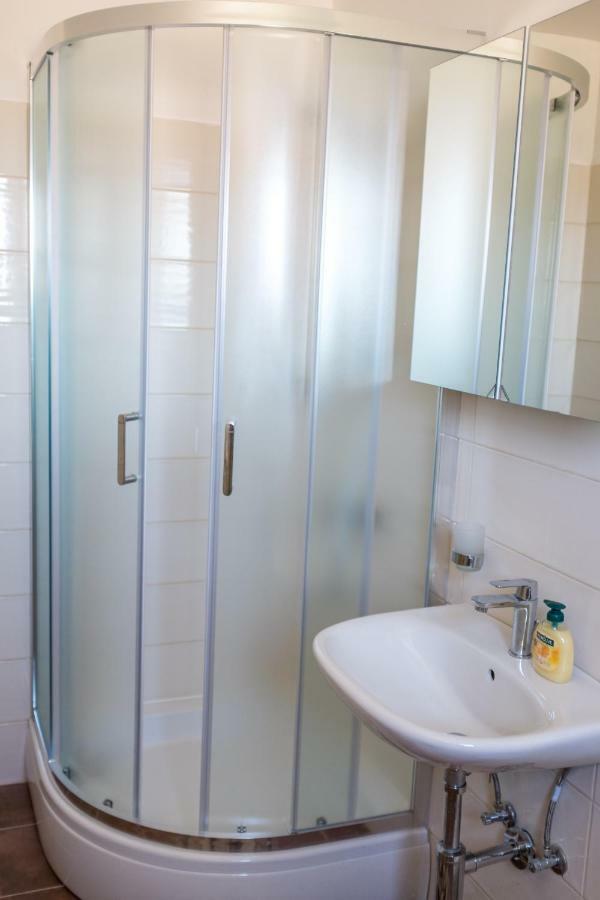 Apartment Sv. Marak Risika Buitenkant foto
